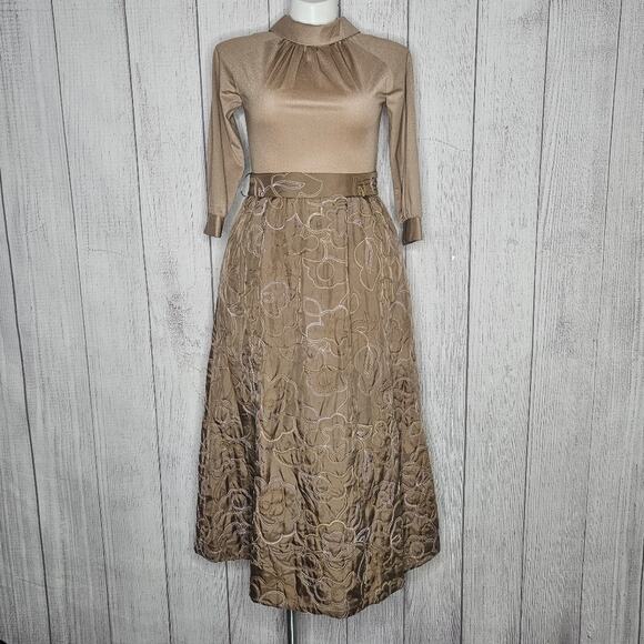 VTG 70s At Home Wear for Van Raalte Quilted Skirt Maxi Dress with Pockets - Picture 1 of 8
